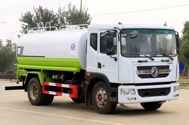 國(guó)六東風(fēng)D9 12噸14噸灑水車(chē)
