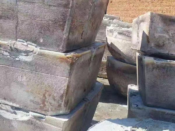 大塊無(wú)水氯化鎂